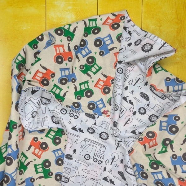 Tapis à colorier 4 en 1- Tracteurs et camions